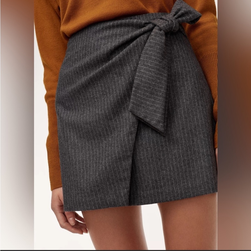 NWT - Aritzia Dorine Skirt - Size 0